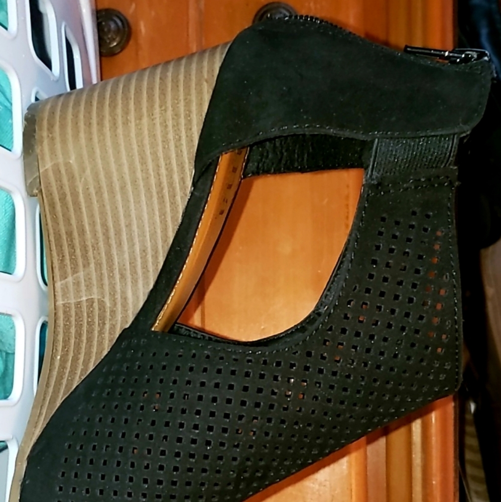 Heels - Picture 7 of 8